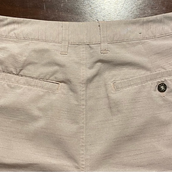 BKE Buckle Mens Hybrid Shorts Size 38 Beige Flat Front Light Weight Polyester - Picture 6 of 8